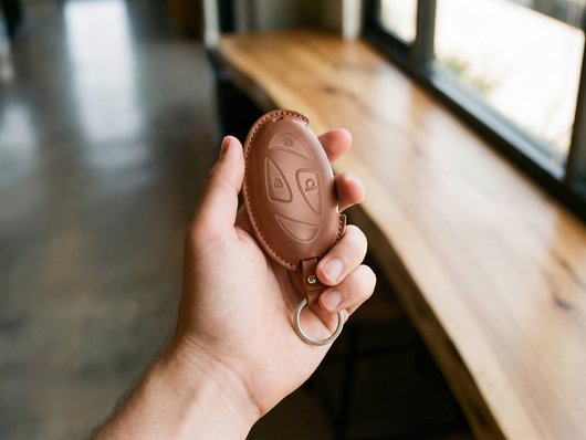 Шкіряний чохол для ключа Hyundai, коричневий | Хюндай Мотор Україна - фото 10