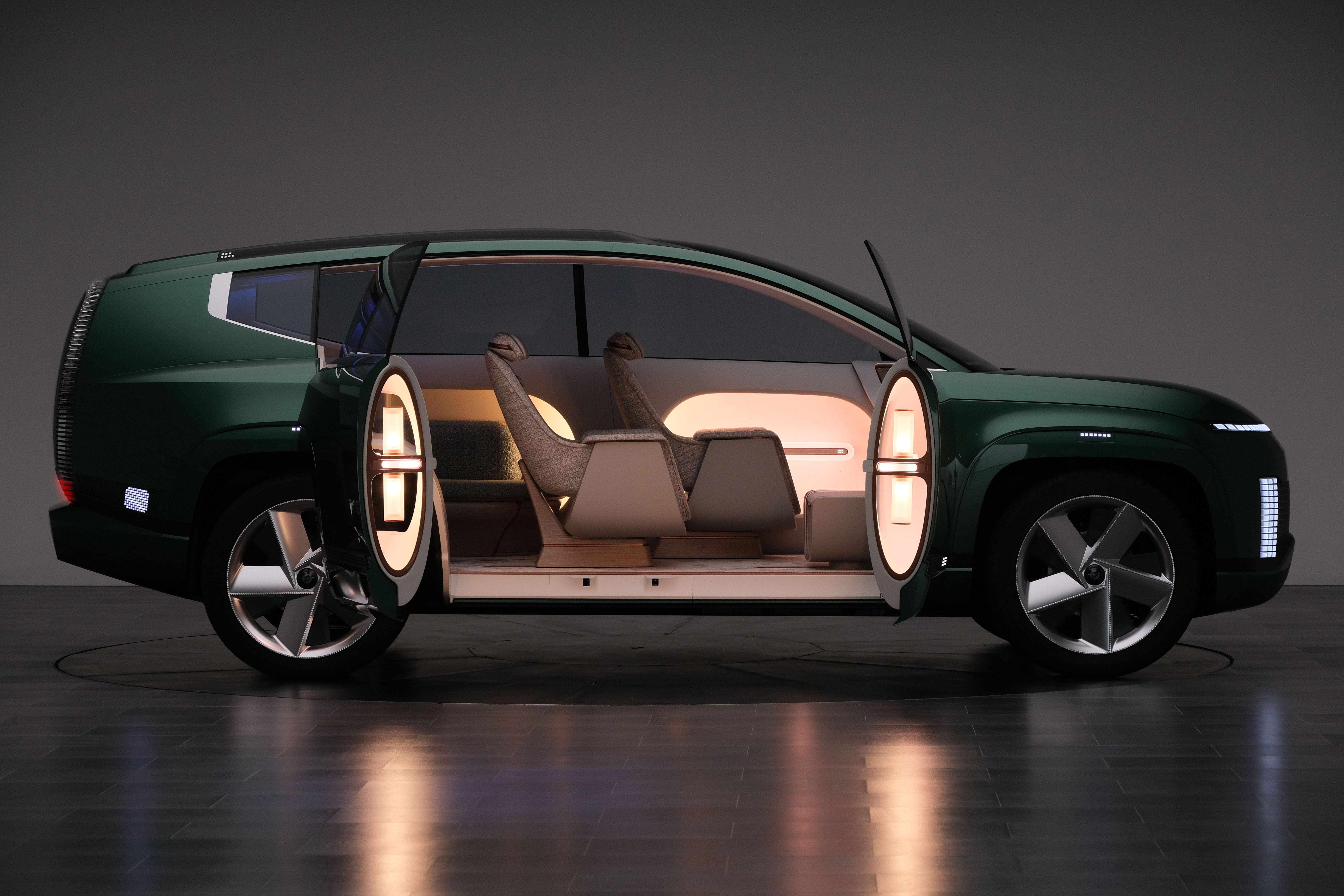 Hyundai Motor представила концепт SEVEN – позасегментний позашляховик бренду IONIQ | Хюндай Мотор Україна - фото 8